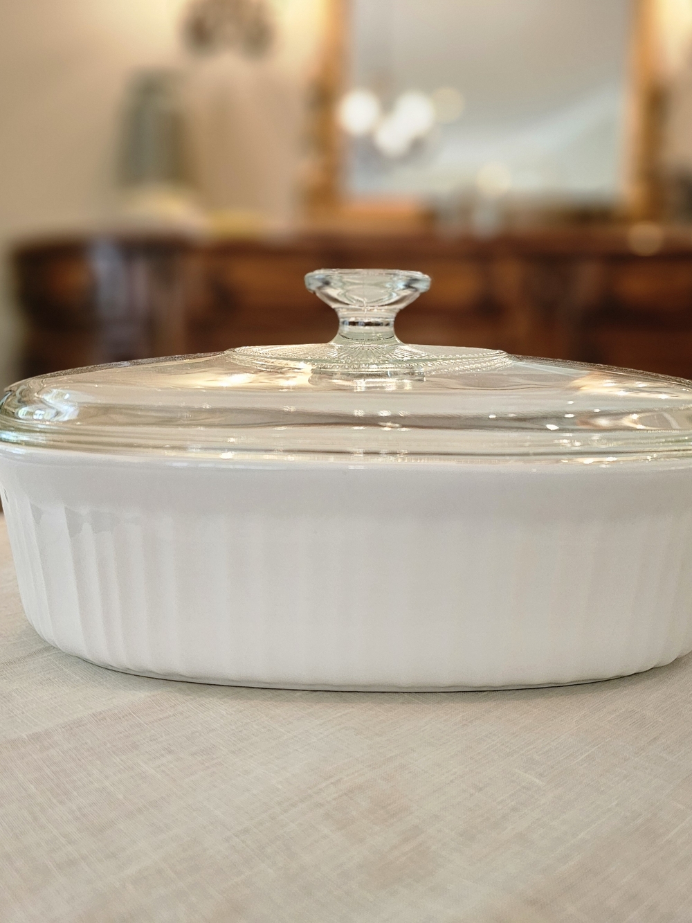 CorningWare French White 2.5 Quart Covered Casserole Oval - Picture 8 of 8